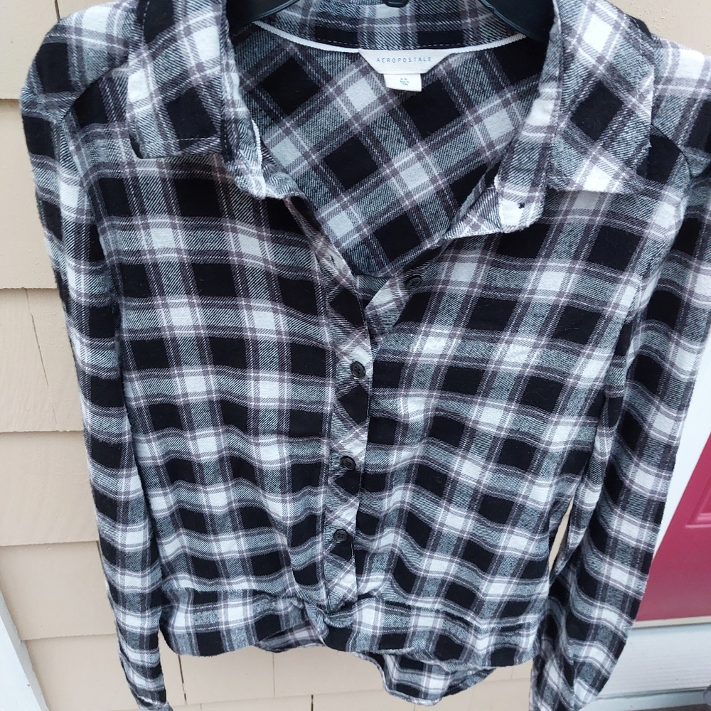 2-Aeropostale shirts - Picture 5 of 8